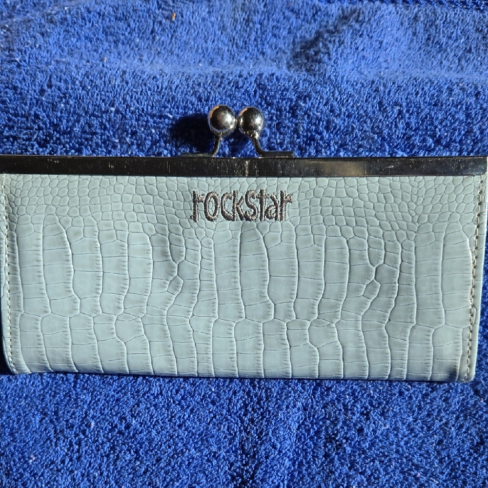ROCKSTAR Faux Crocodile Clutch Wallet Kiss-lock Light Blue EUC. (BIN 005)